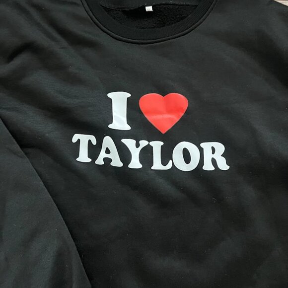 I LOVE TAYLOR Black Long Sleeve Crew Neck Sweatshirt Size XL - Picture 4 of 11